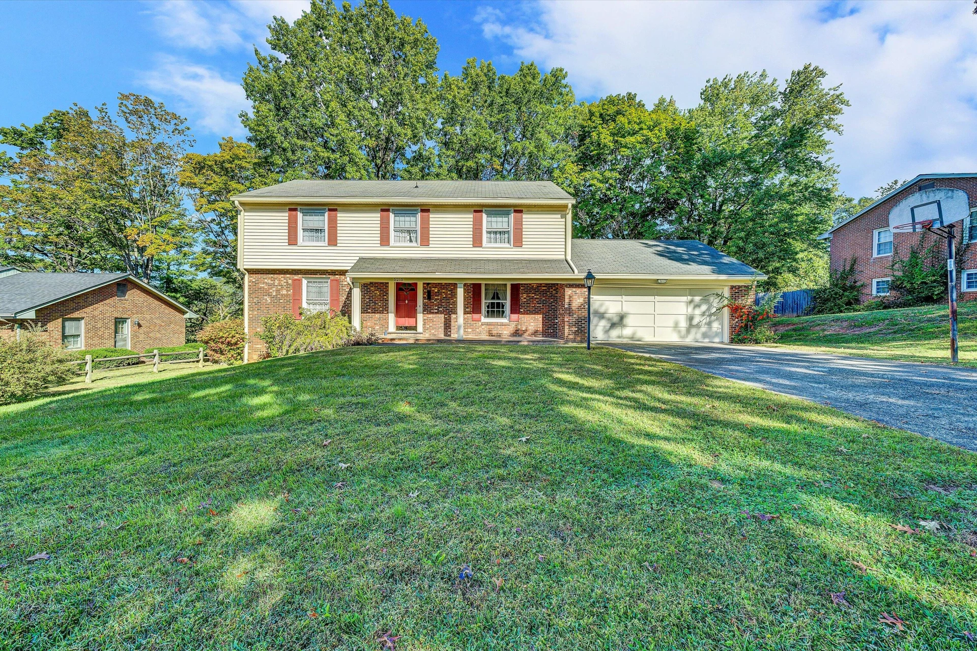 5215 Summer DR - Photo 2