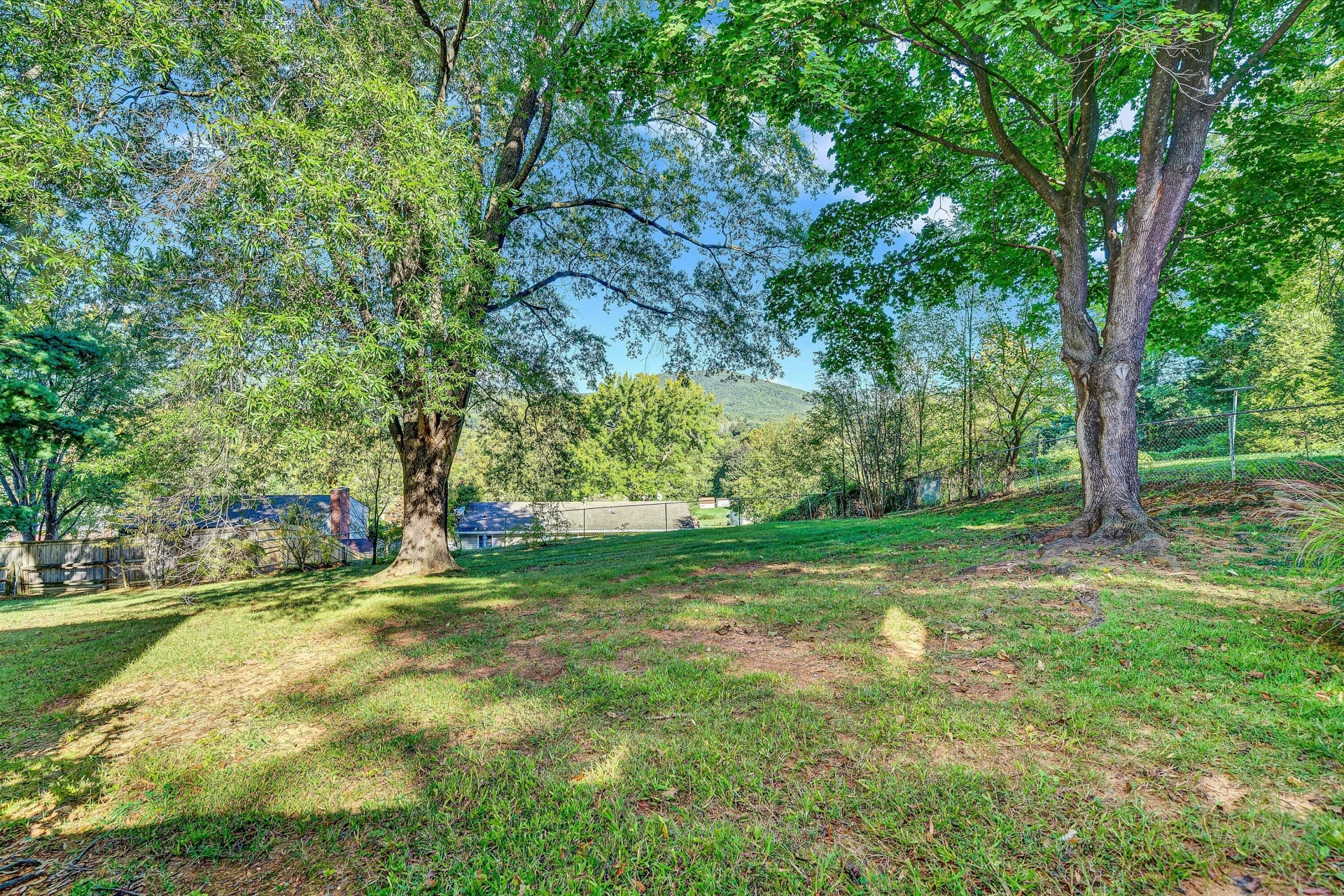 5215 Summer DR - Photo 32