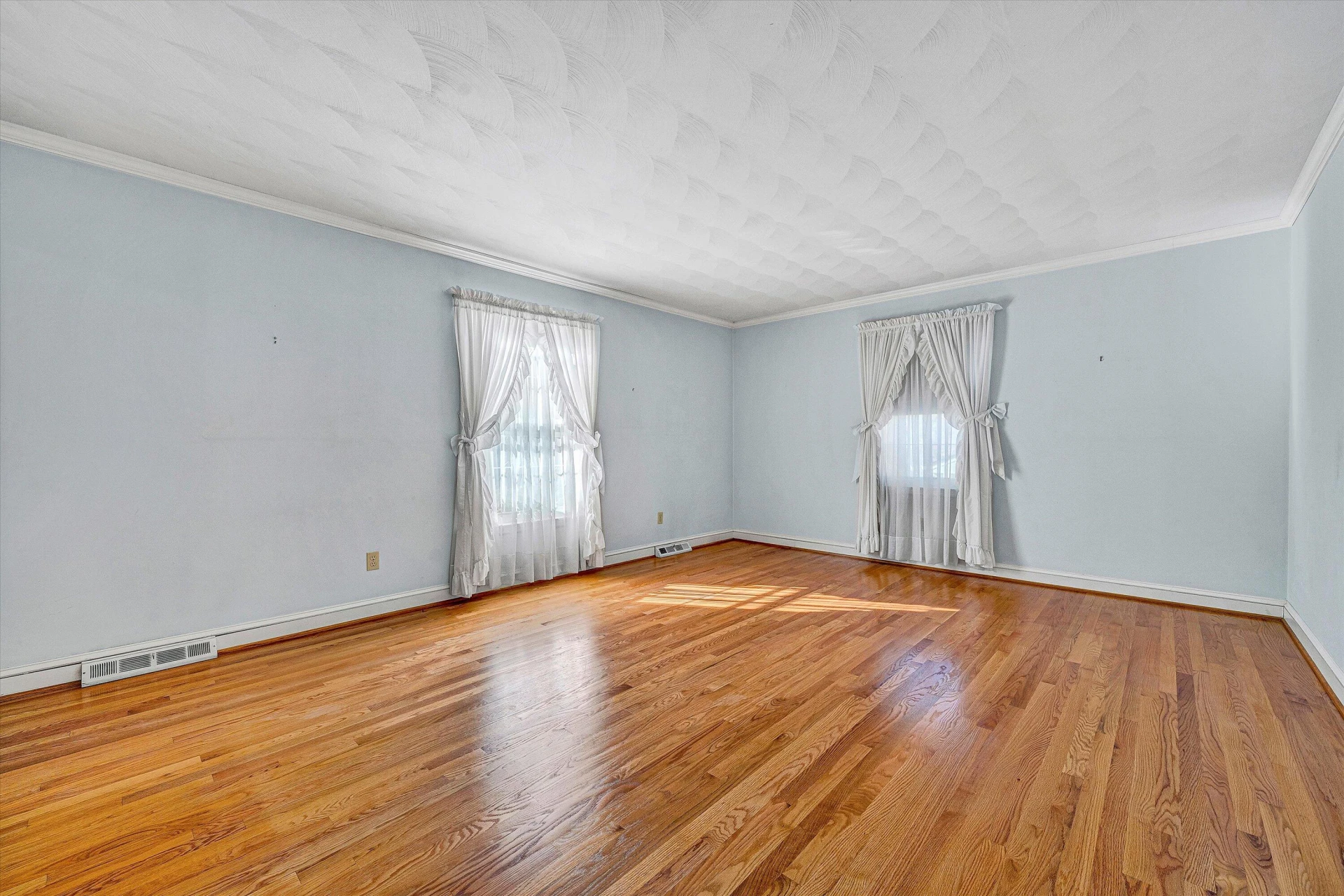 5215 Summer DR - Photo 5