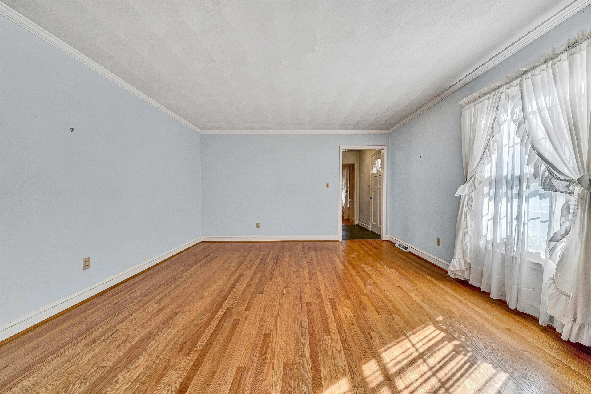 5215 Summer DR - Photo 6