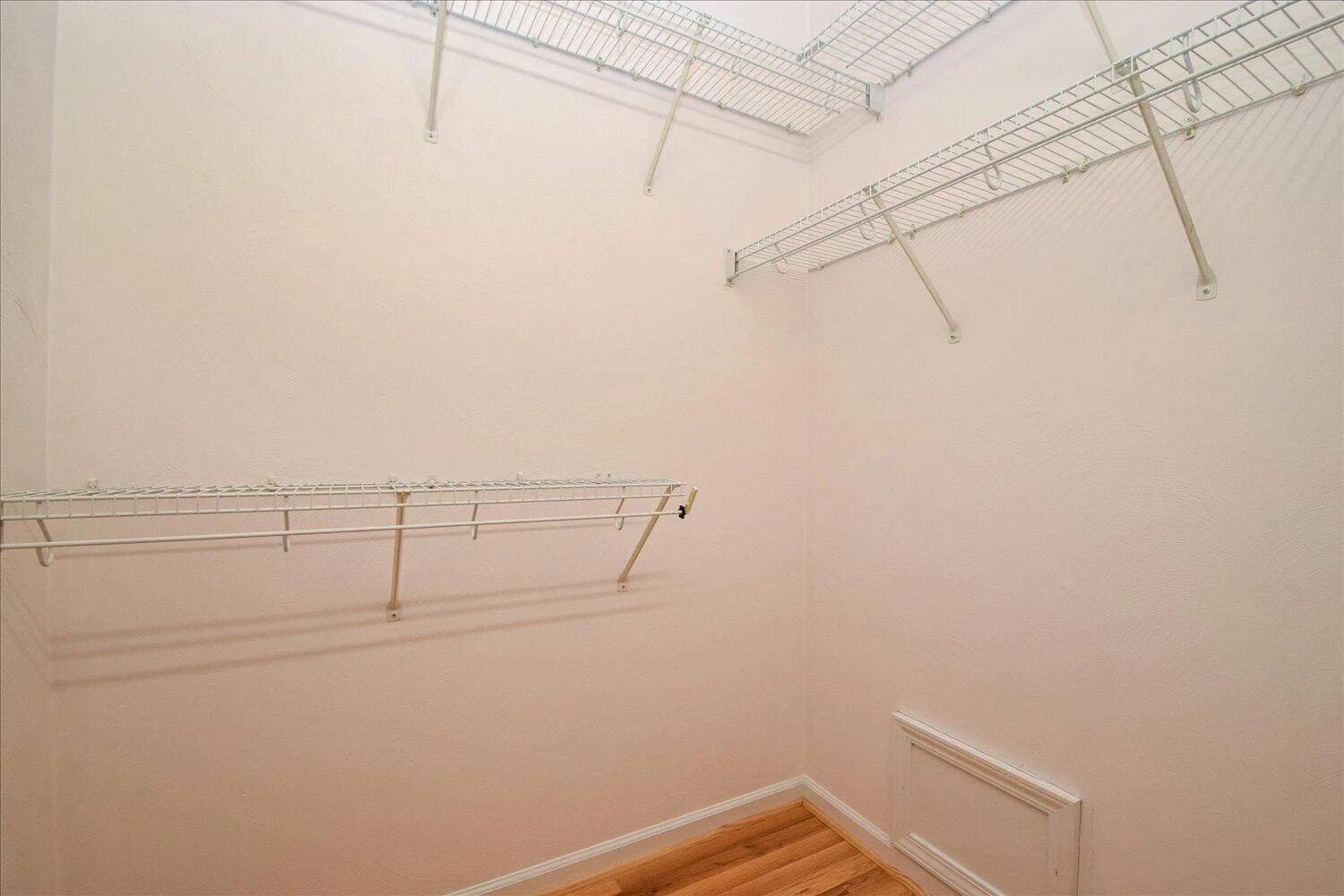 1615 Valhalla CT - Photo 13