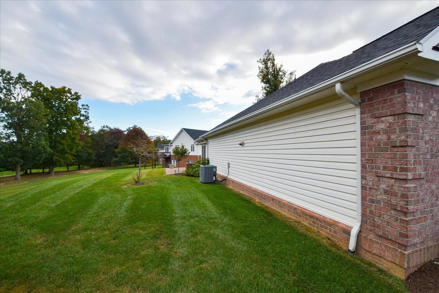 1615 Valhalla CT - Photo 27