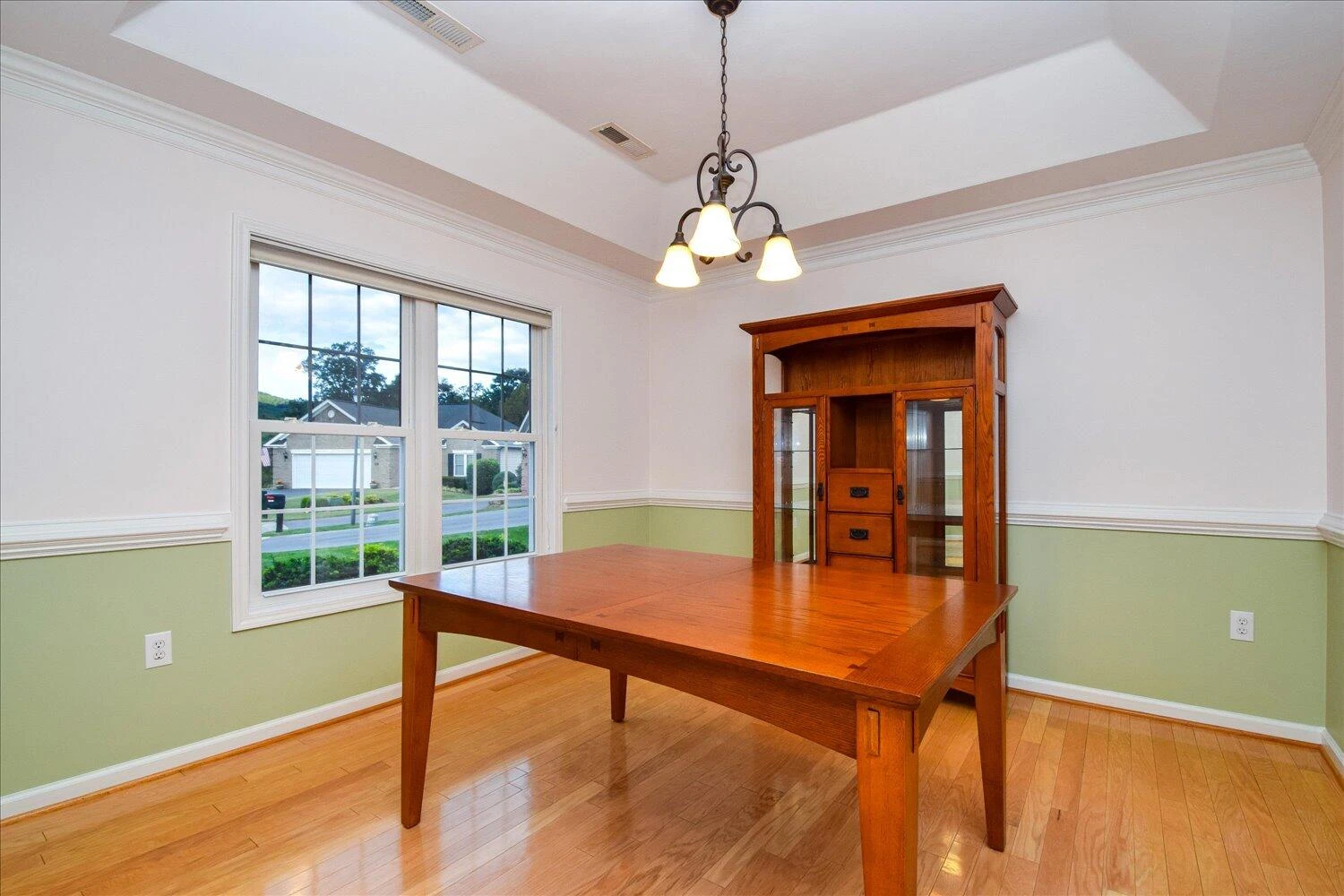 1615 Valhalla CT - Photo 3