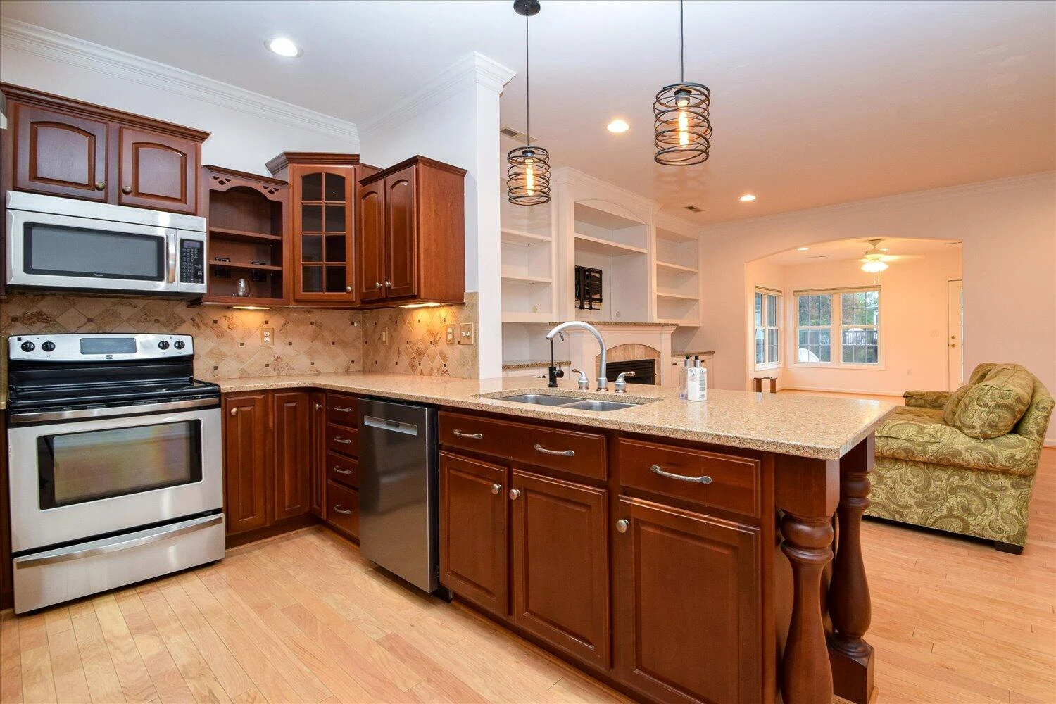 1615 Valhalla CT - Photo 4