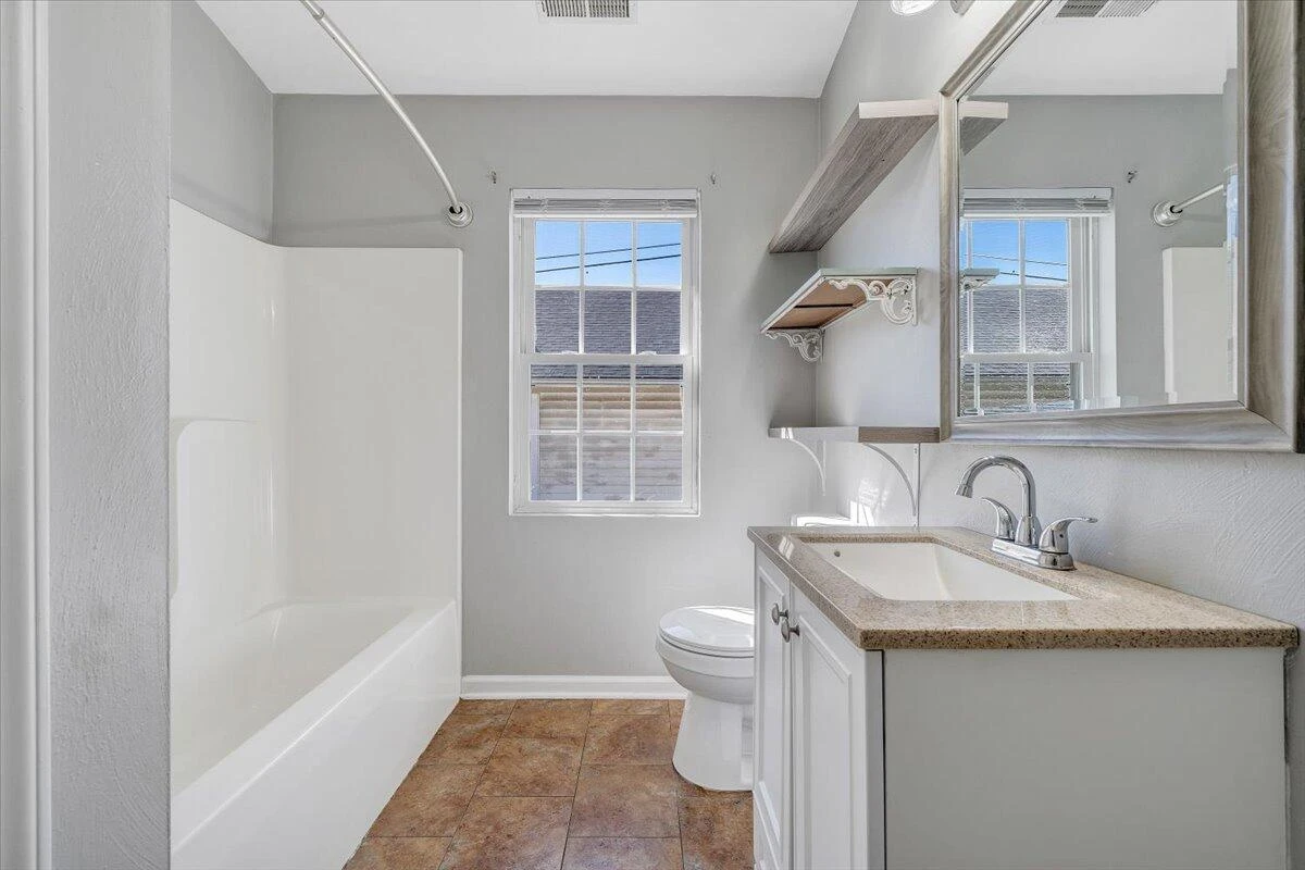 920 Pocahontas AVE NE - Photo 13