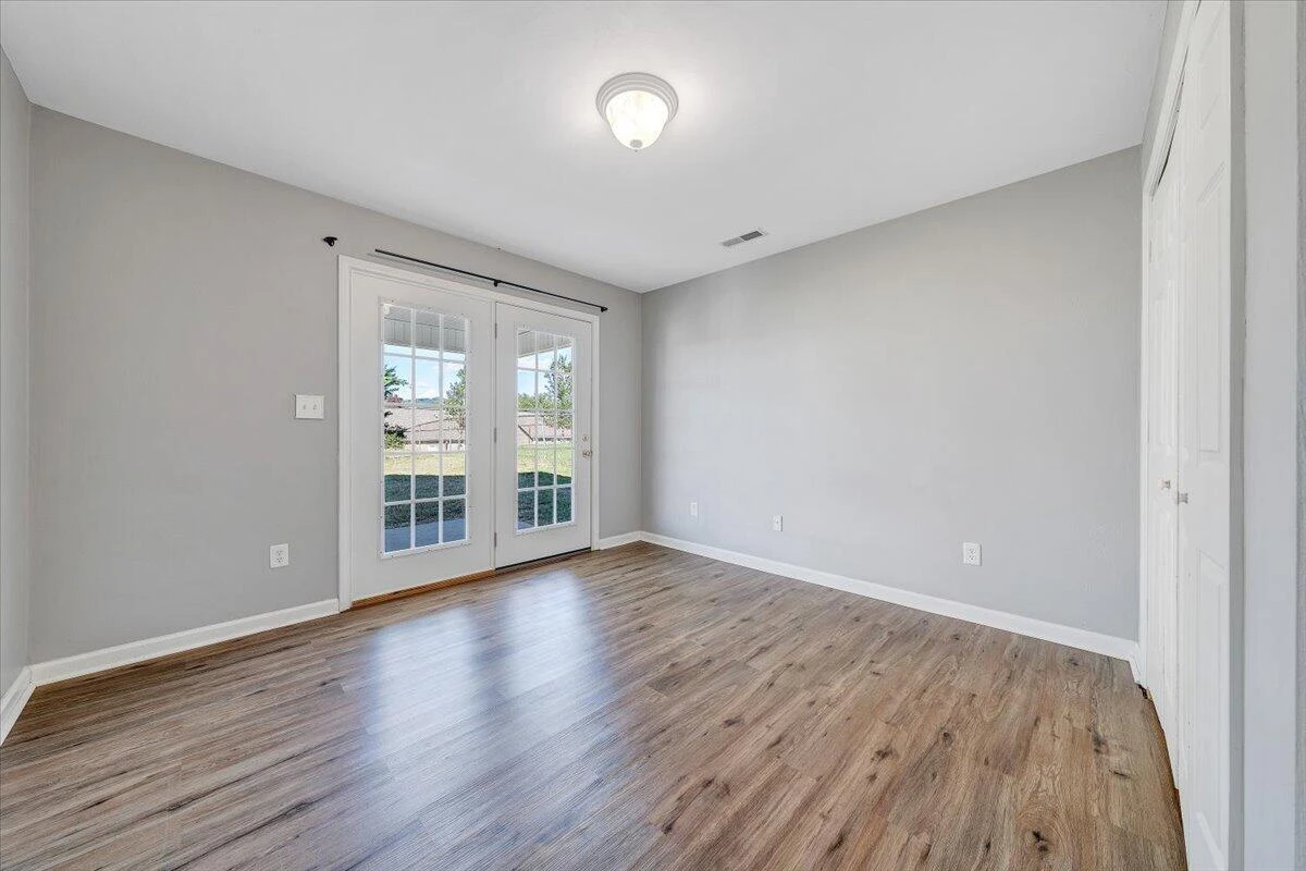920 Pocahontas AVE NE - Photo 16