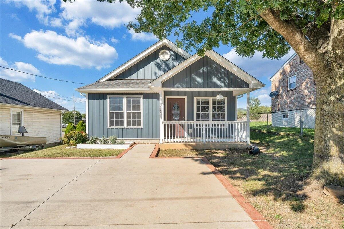 920 Pocahontas AVE NE - Photo 35
