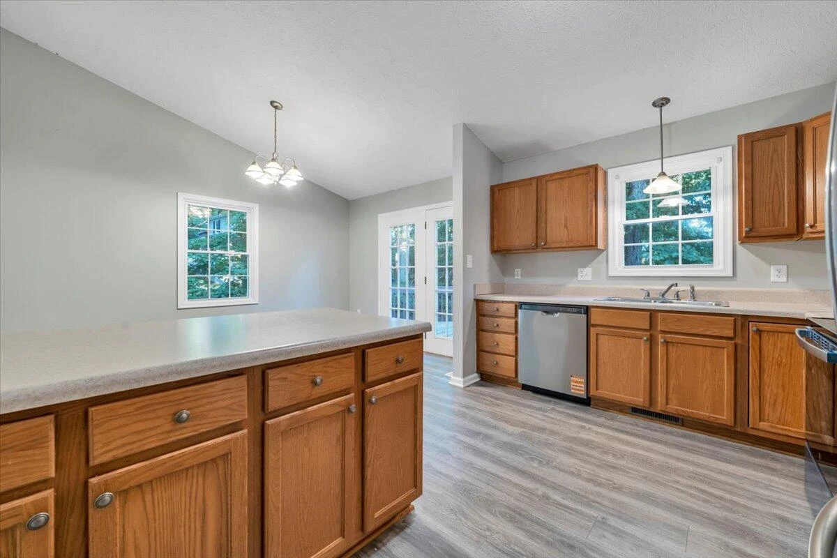 202 Fox Creek DR - Photo 18