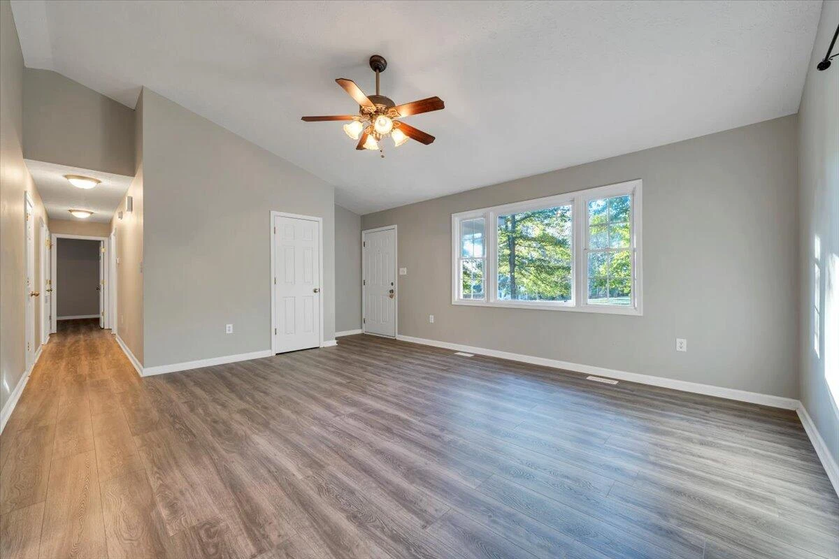 202 Fox Creek DR - Photo 8