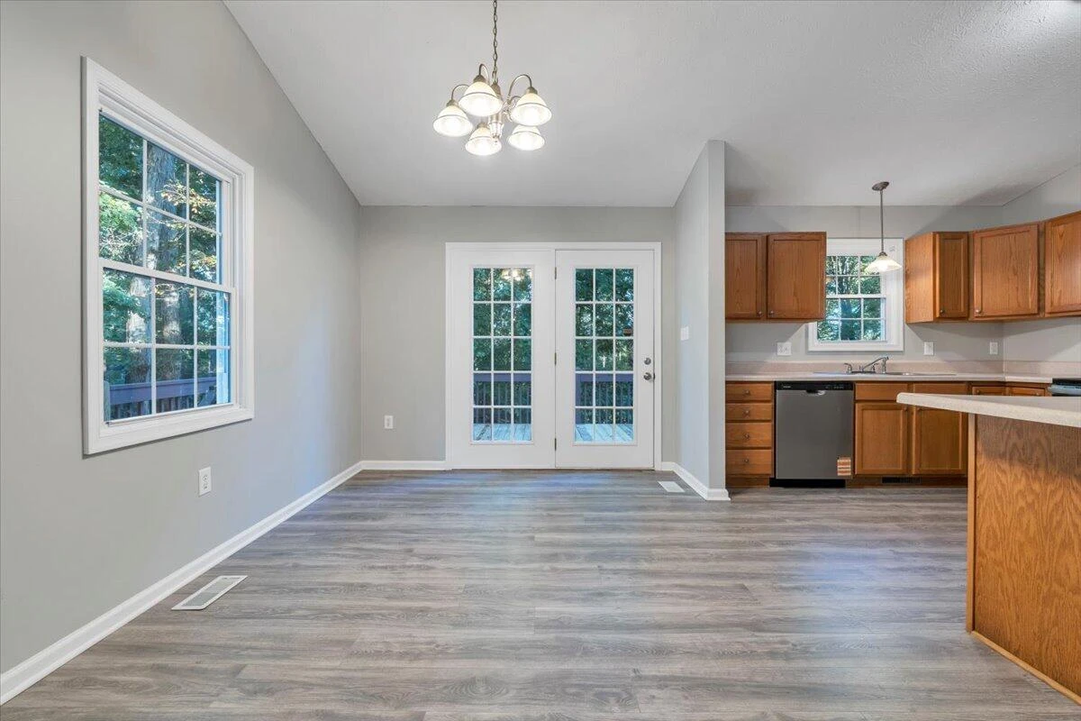 202 Fox Creek DR - Photo 10