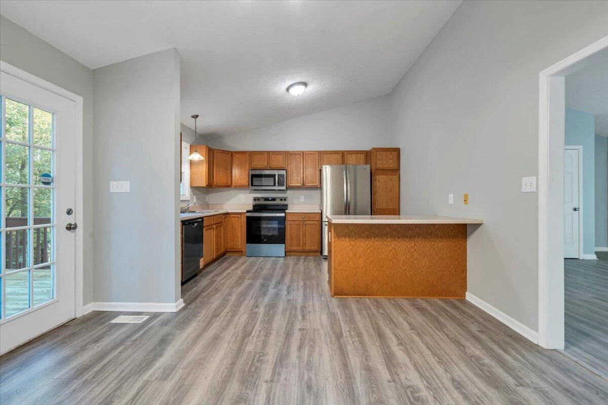 202 Fox Creek DR - Photo 12