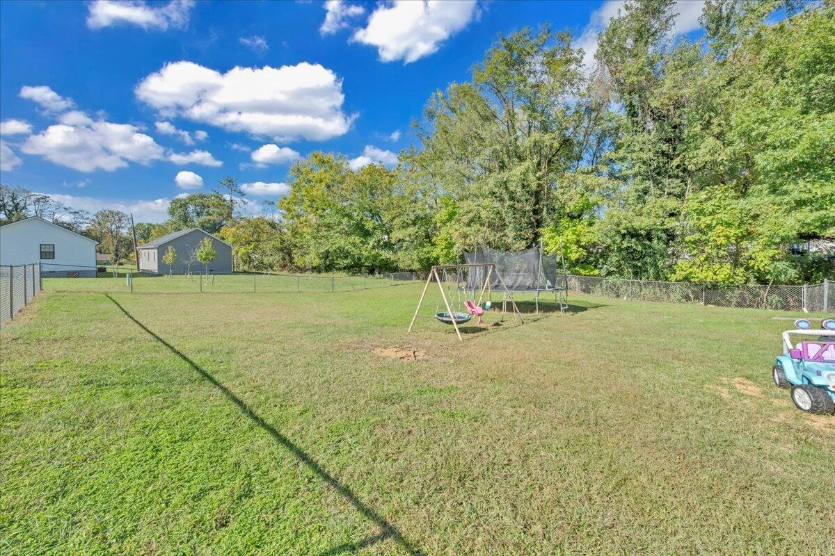 1731 18th ST SE - Photo 17