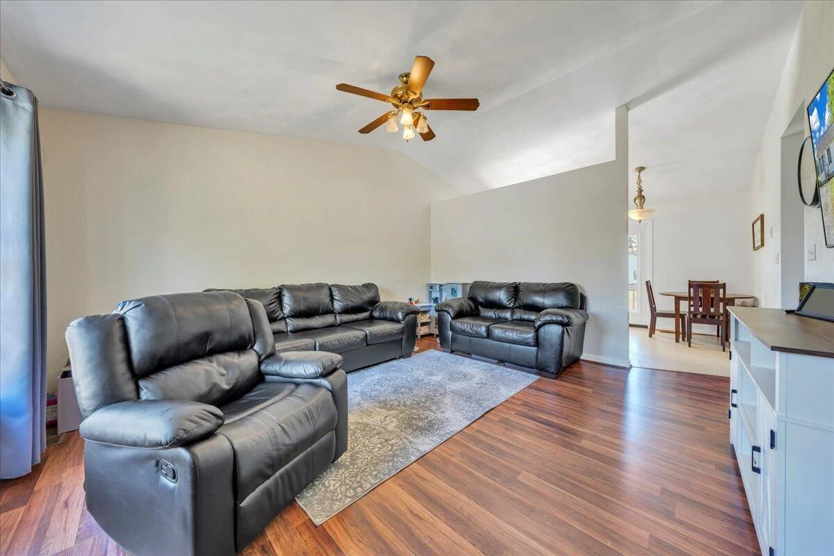 1731 18th ST SE - Photo 5