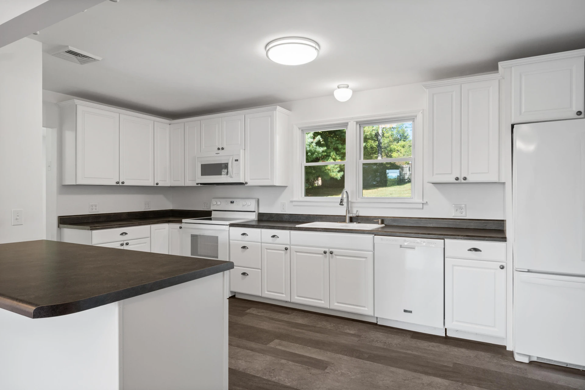 207 Ardmore ST - Photo 8