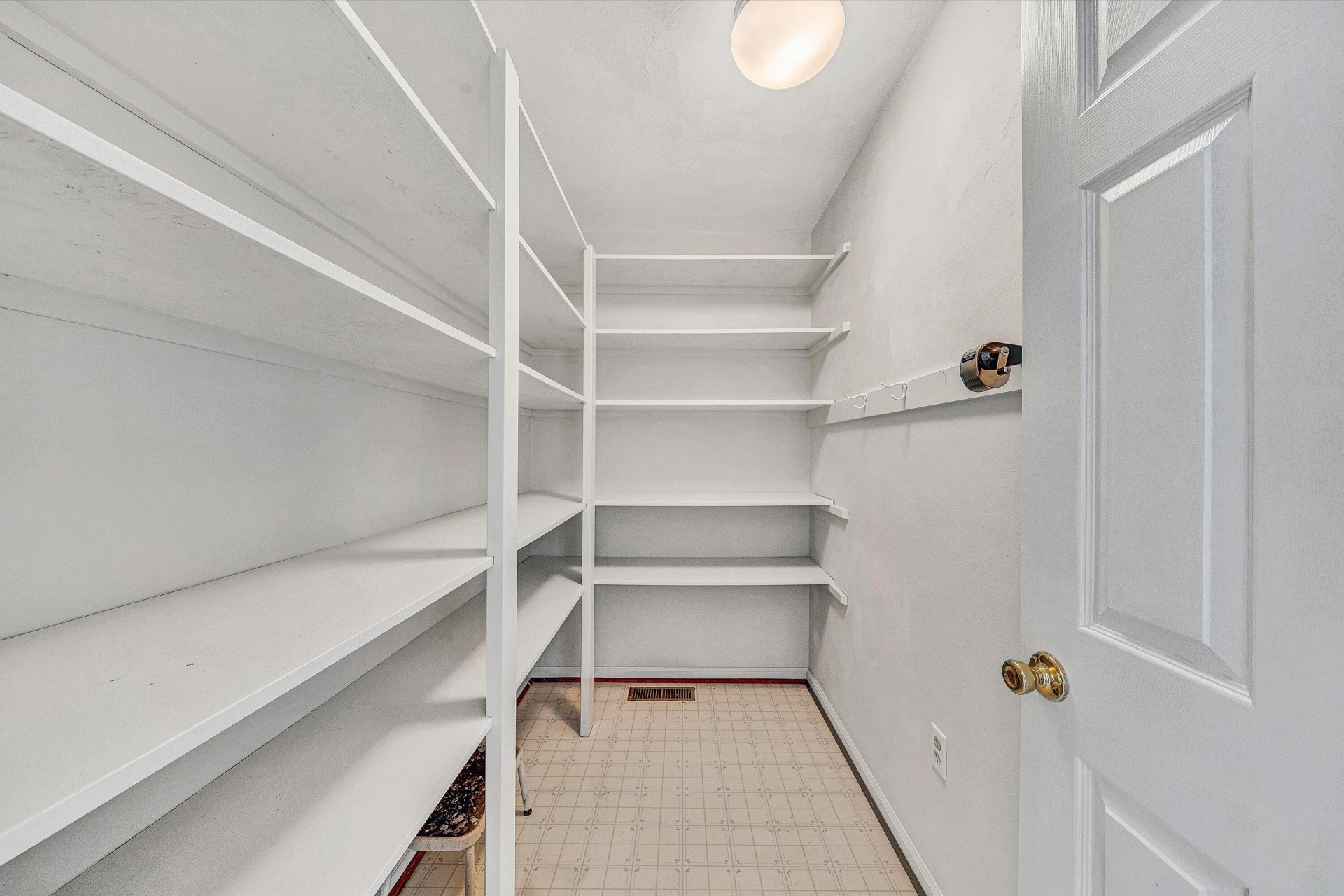 143 Plantation DR - Photo 13