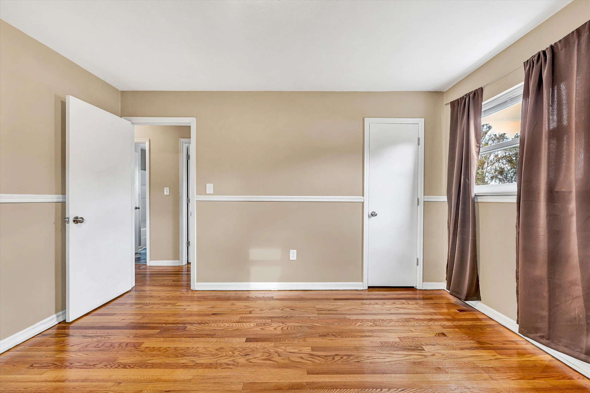 928 Shelbourne AVE - Photo 11