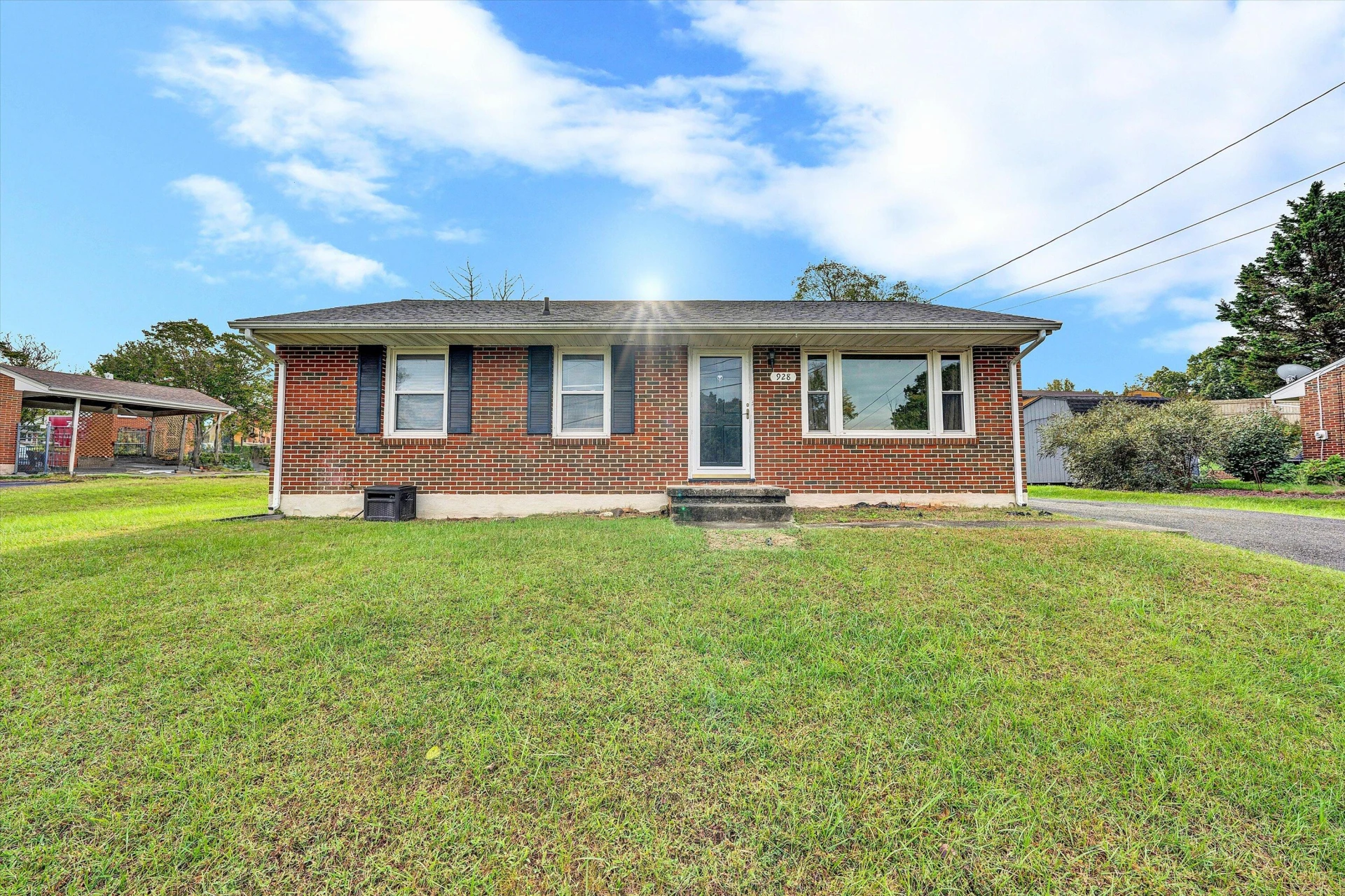 928 Shelbourne AVE - Photo 18