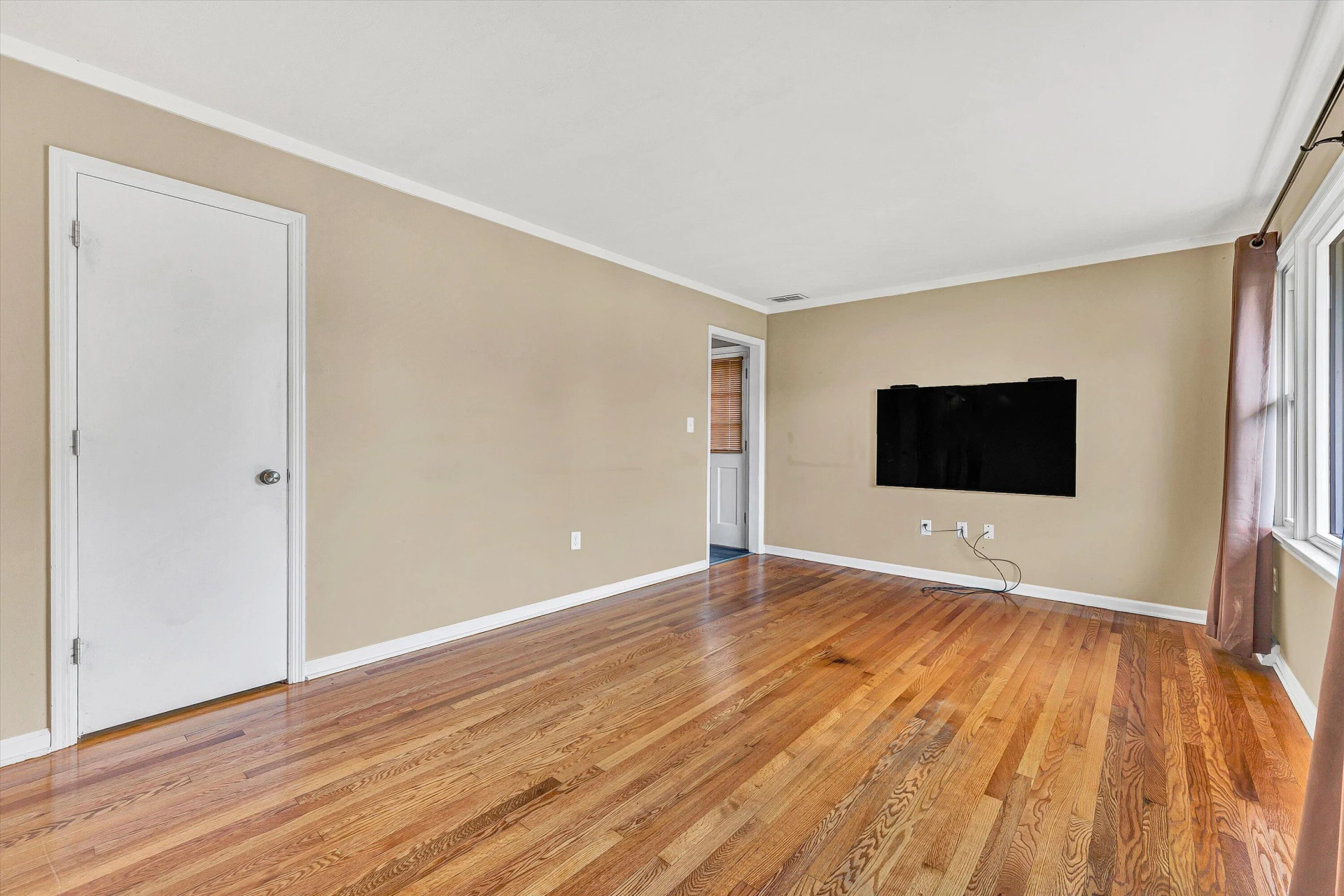 928 Shelbourne AVE - Photo 4