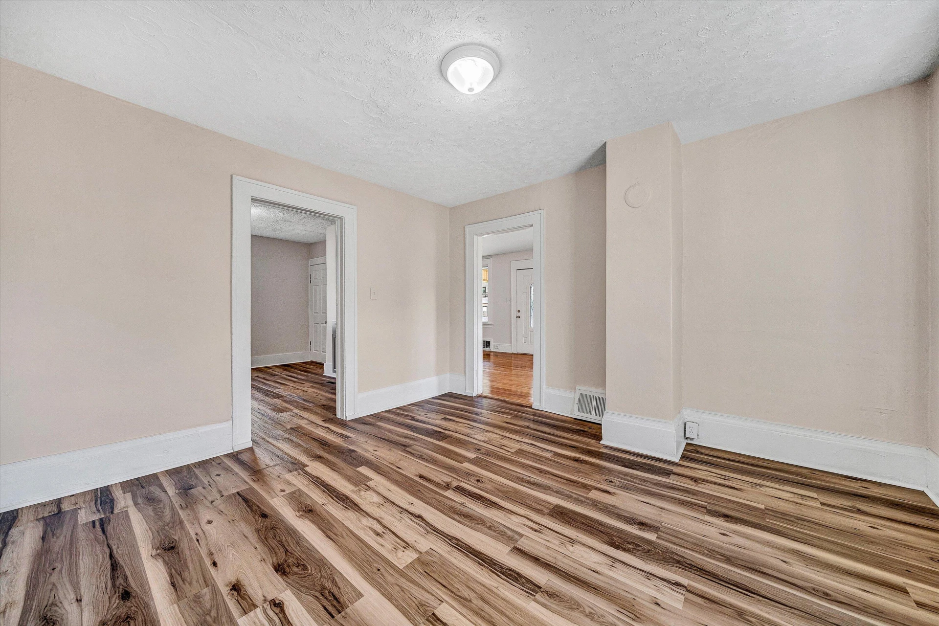 2431 Delaware AVE NW - Photo 10