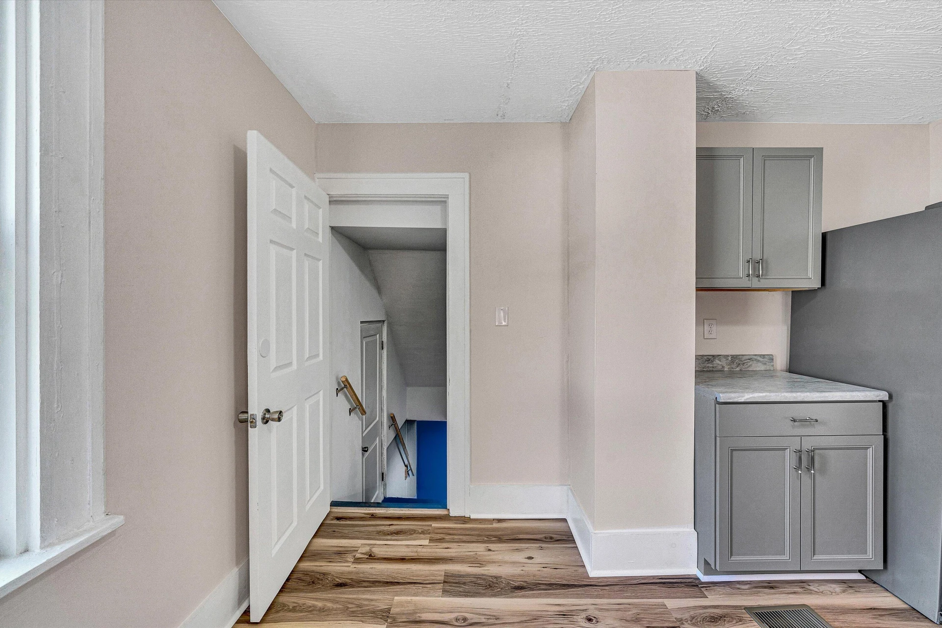 2431 Delaware AVE NW - Photo 14
