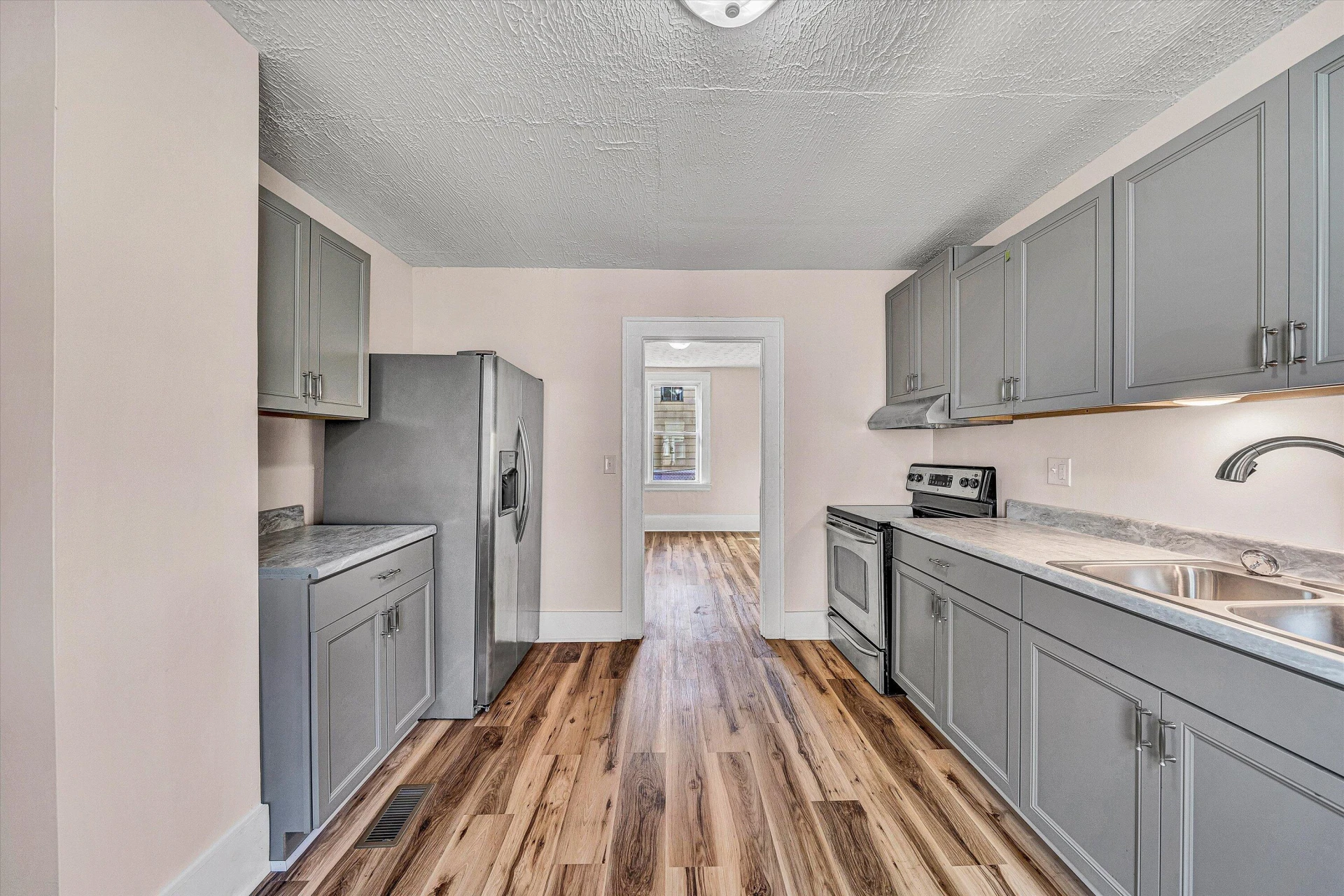 2431 Delaware AVE NW - Photo 15