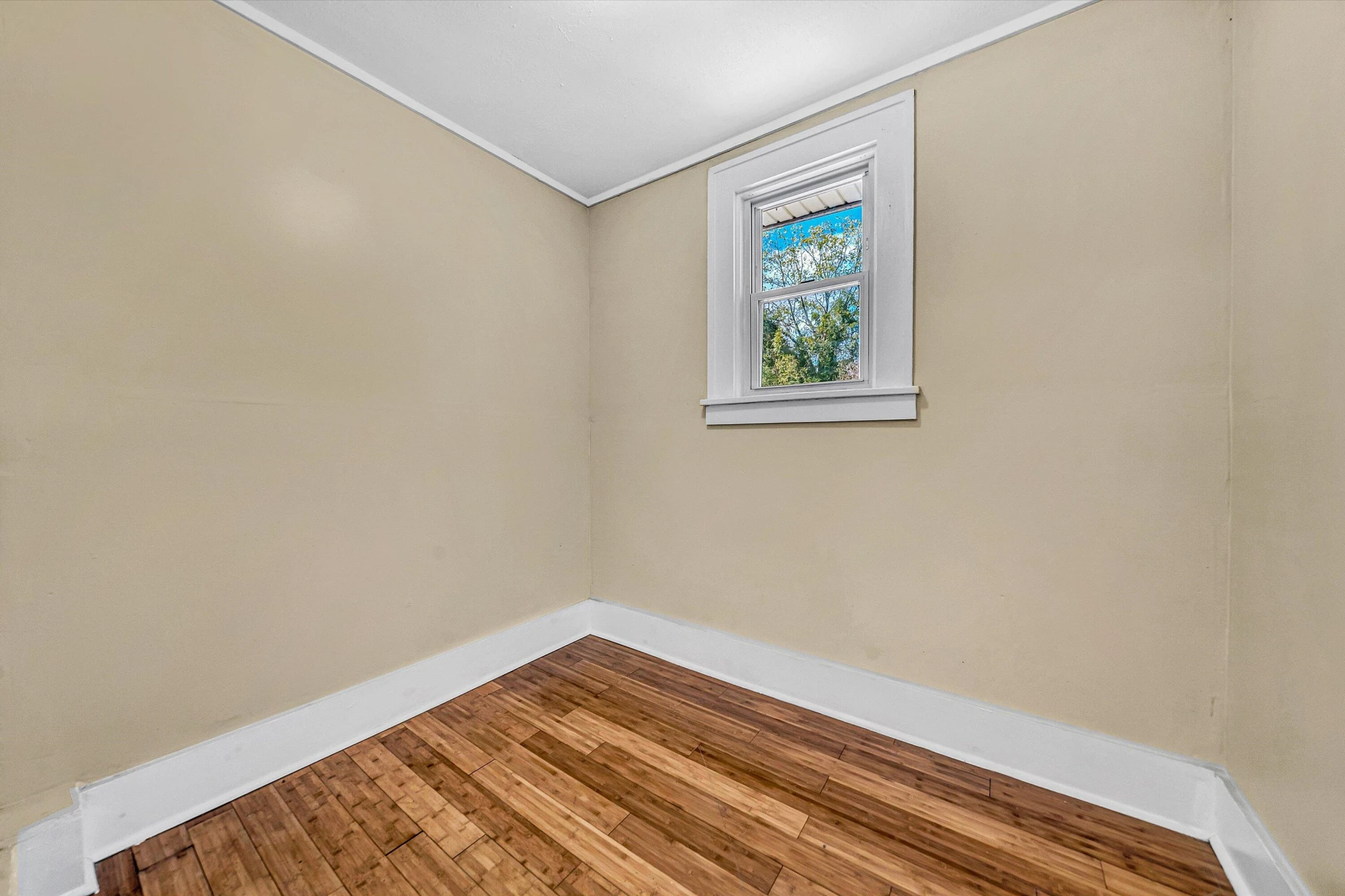 2431 Delaware AVE NW - Photo 22