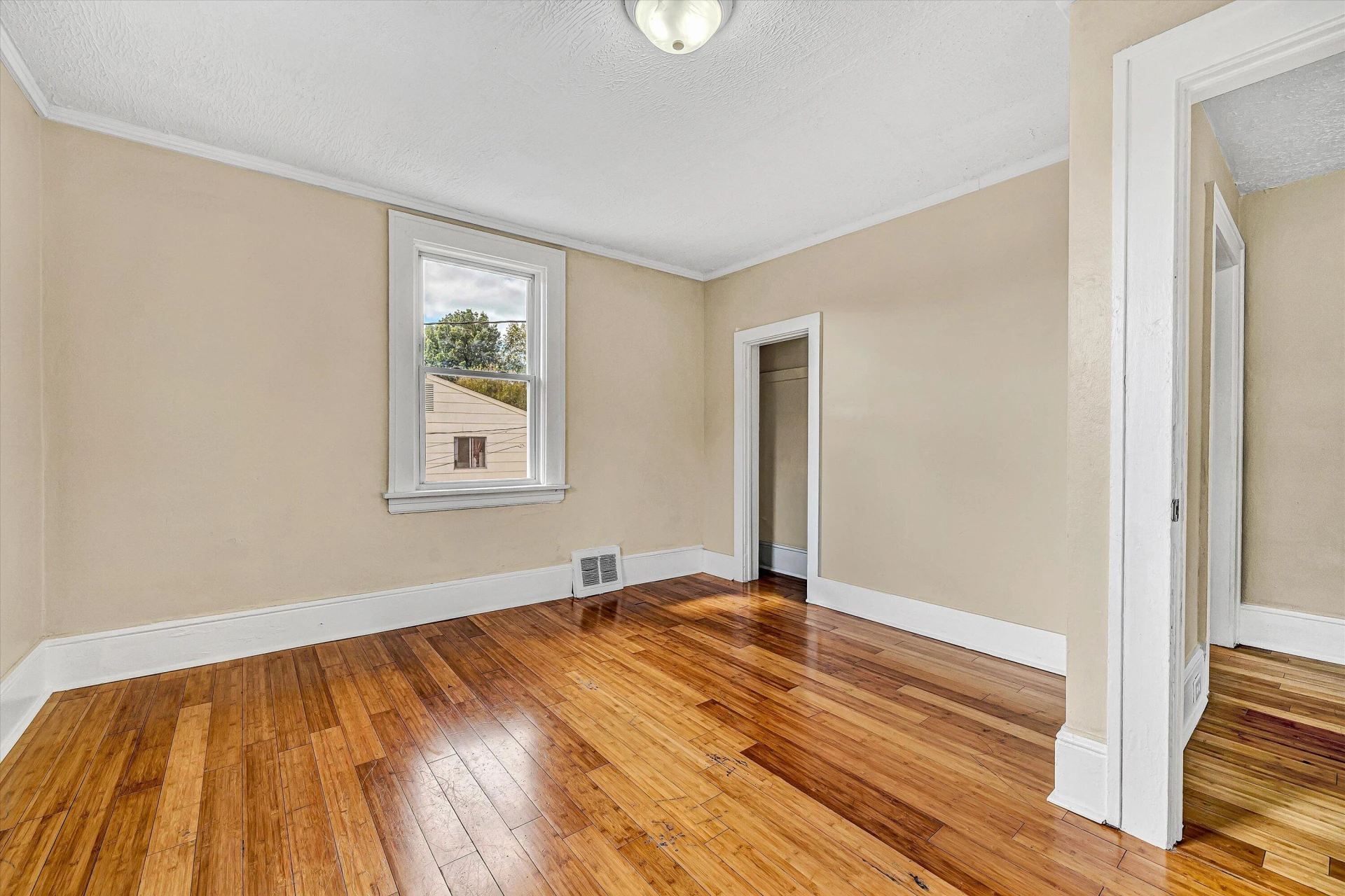 2431 Delaware AVE NW - Photo 25