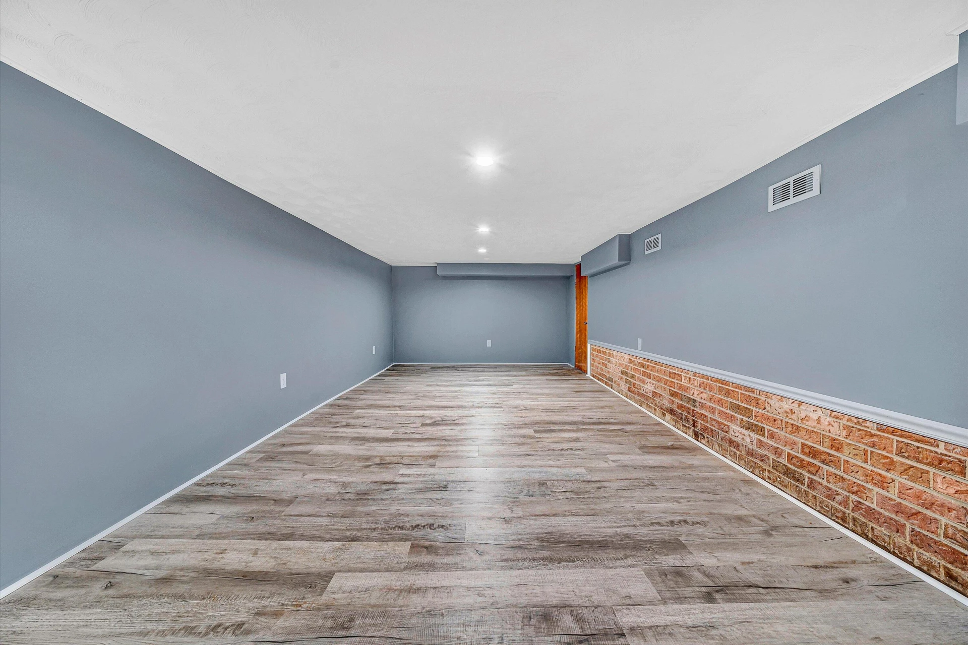 2431 Delaware AVE NW - Photo 29
