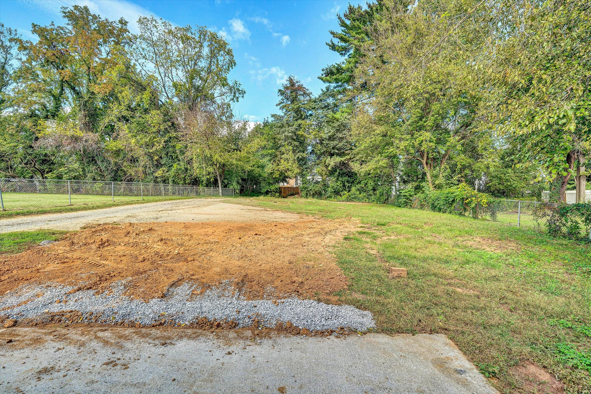 2431 Delaware AVE NW - Photo 31