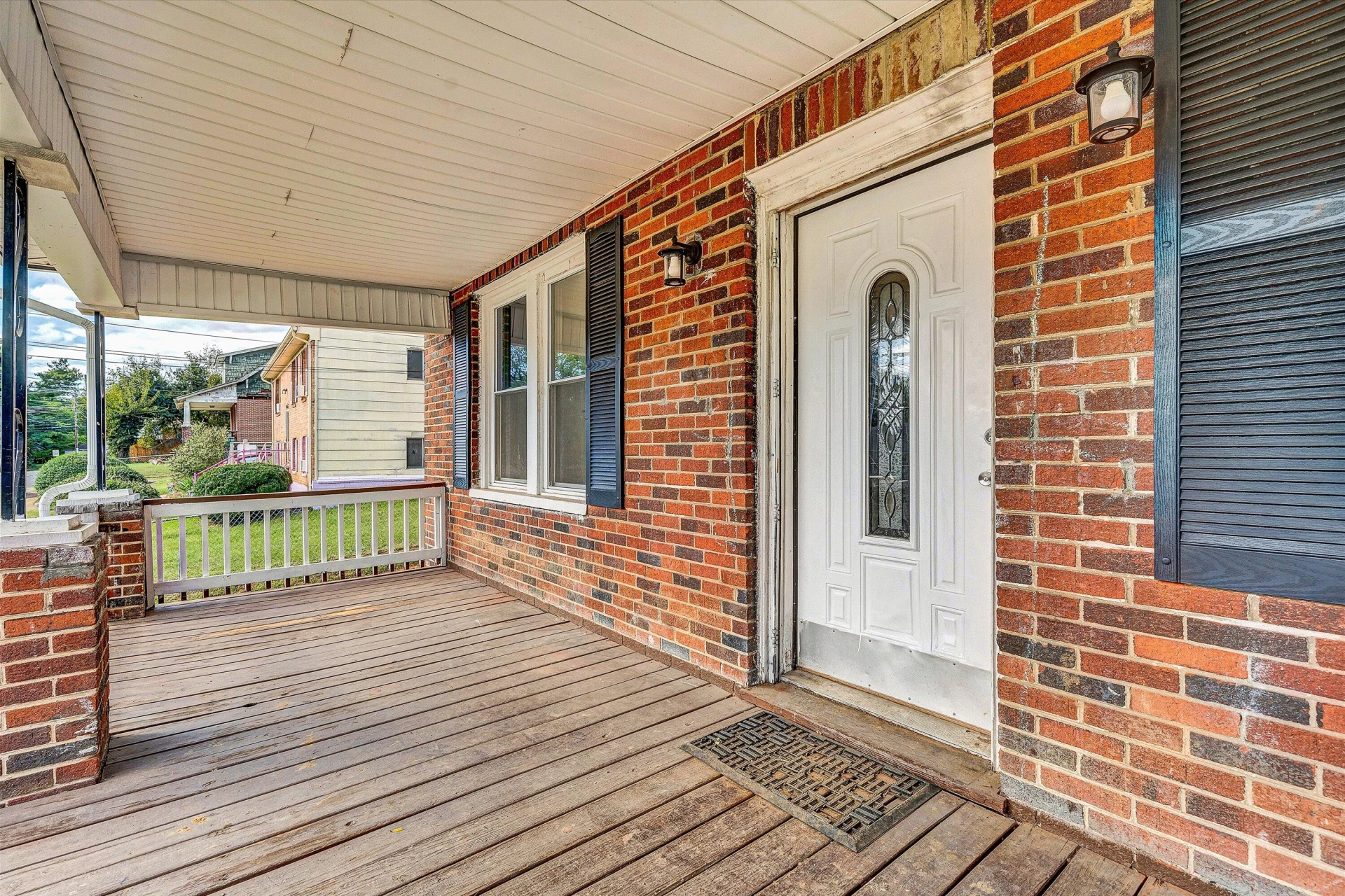 2431 Delaware AVE NW - Photo 4