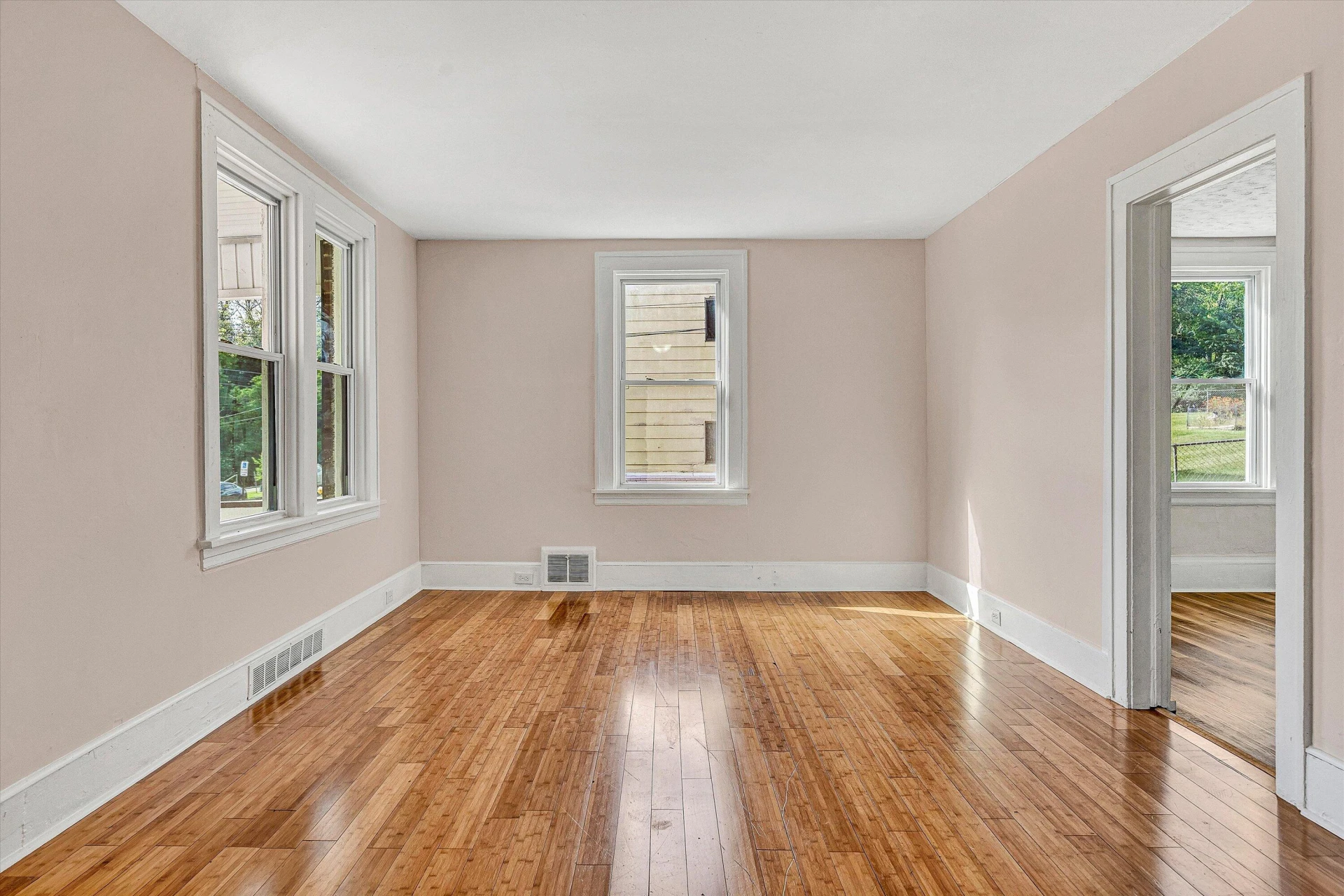 2431 Delaware AVE NW - Photo 6