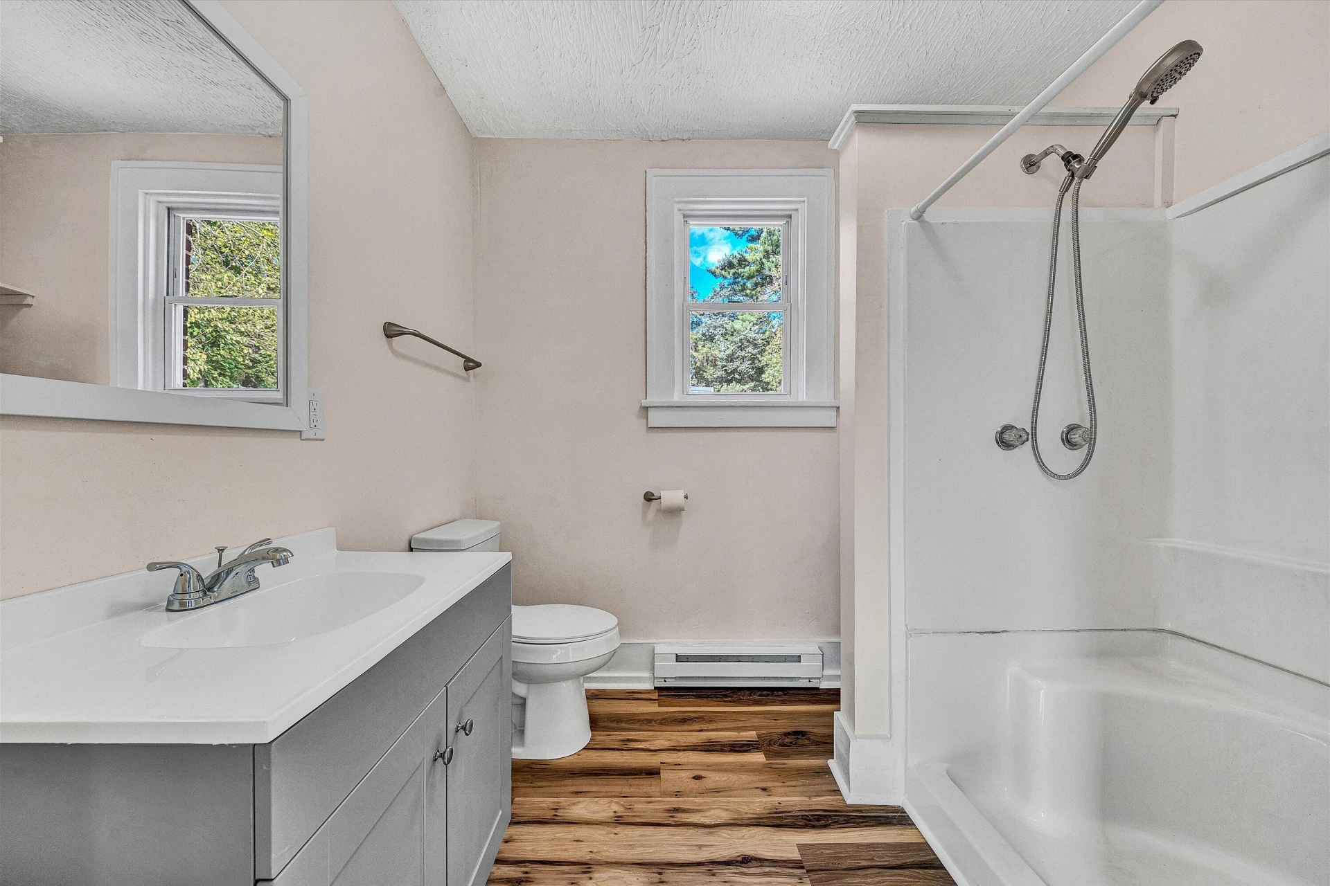 2431 Delaware AVE NW - Photo 9