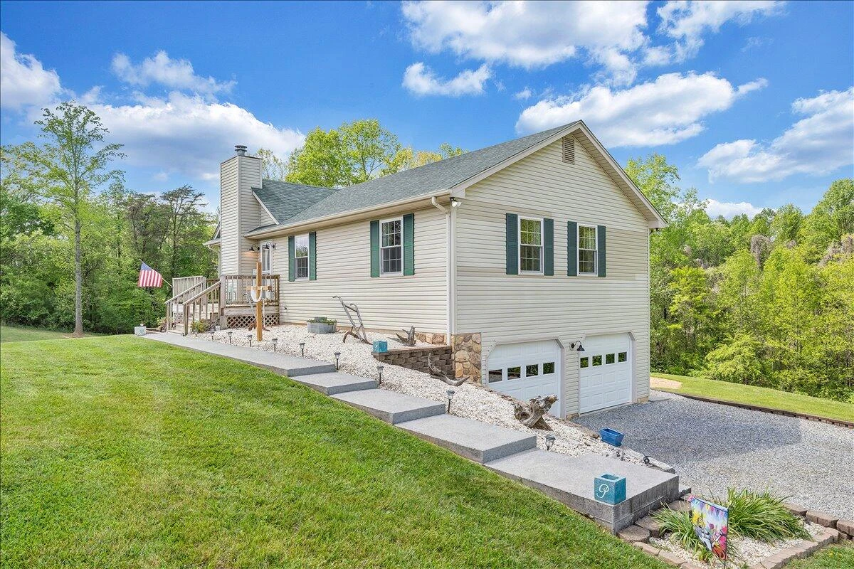 2711 Quarles RD - Photo 2