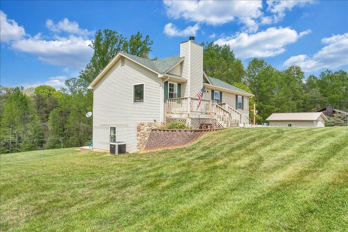 2711 Quarles RD - Photo 32