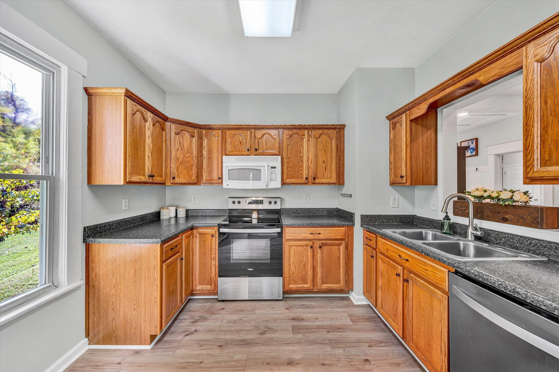 1320 Eddington RD SE - Photo 12
