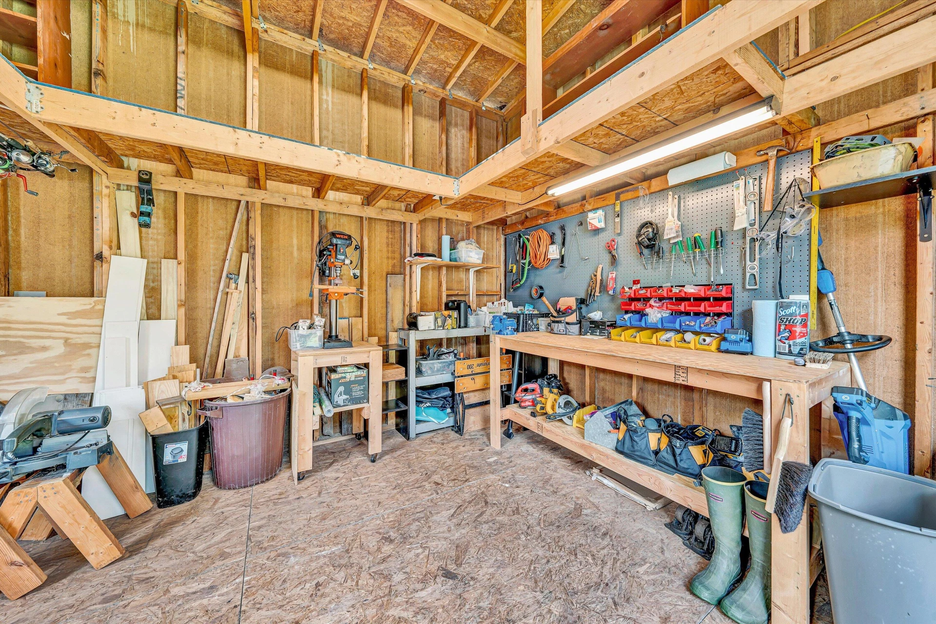 1320 Eddington RD SE - Photo 27