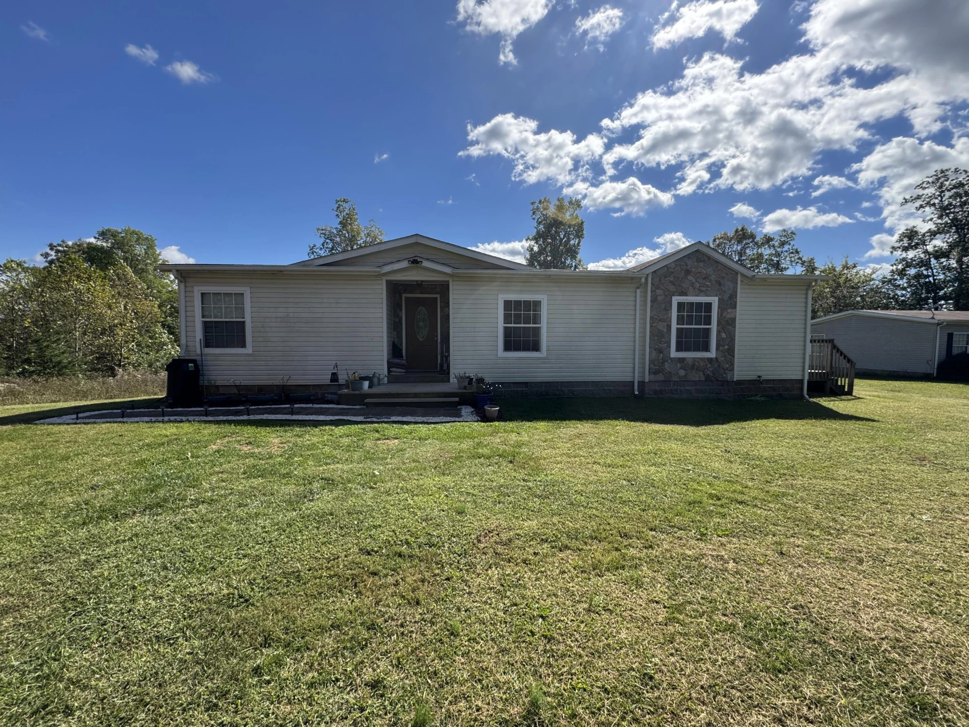 300 White Oak RD