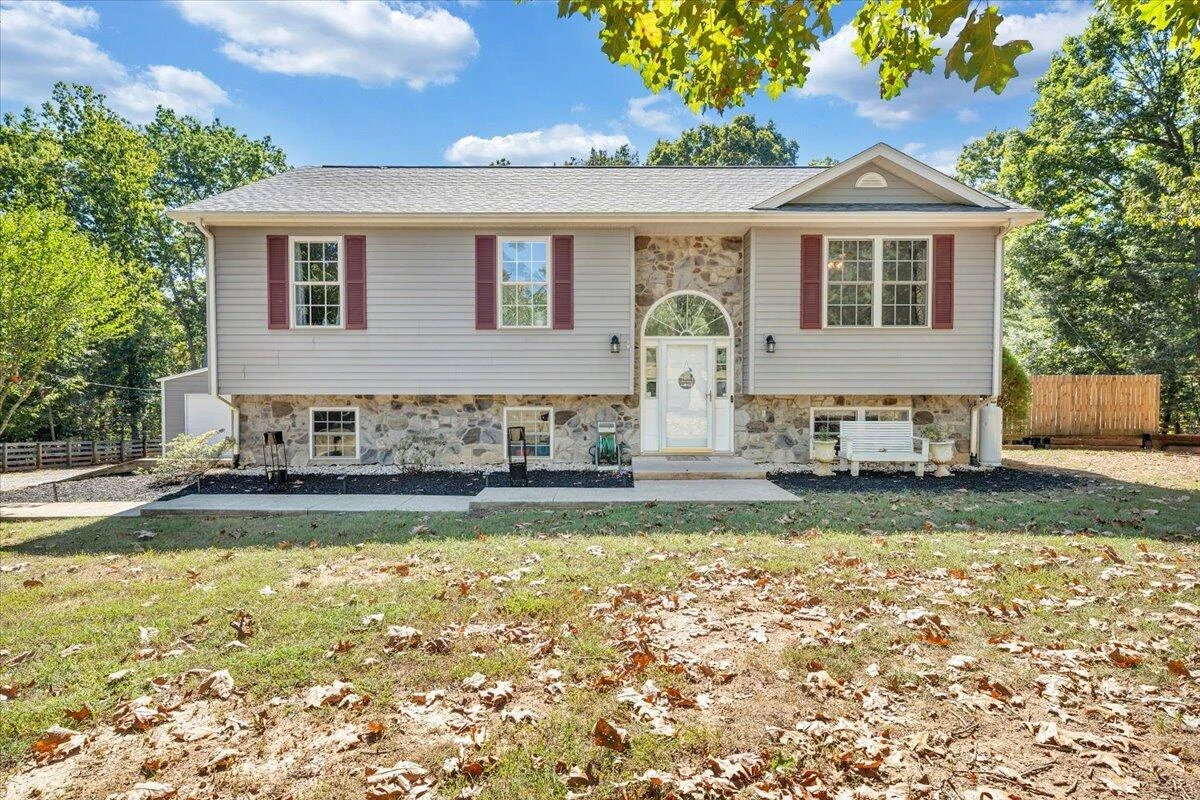 1063 Colony CT