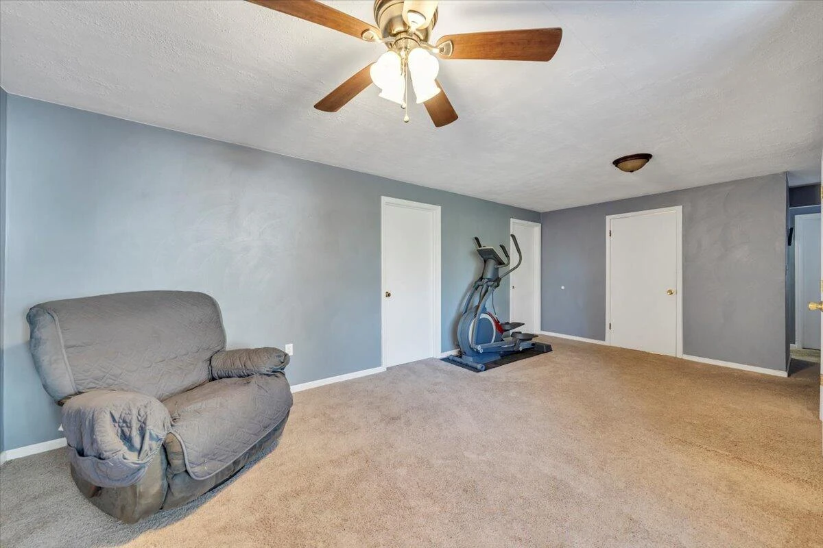 1843 Redwood RD SE - Photo 17