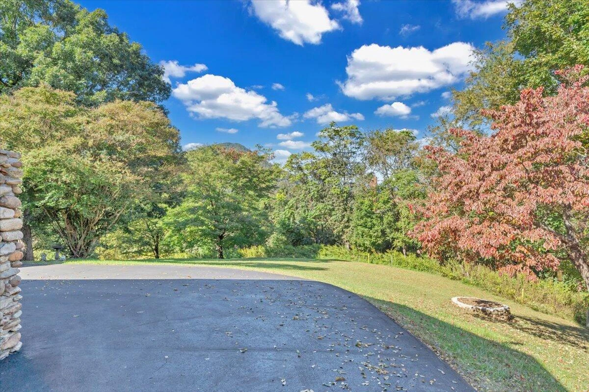 1843 Redwood RD SE - Photo 23
