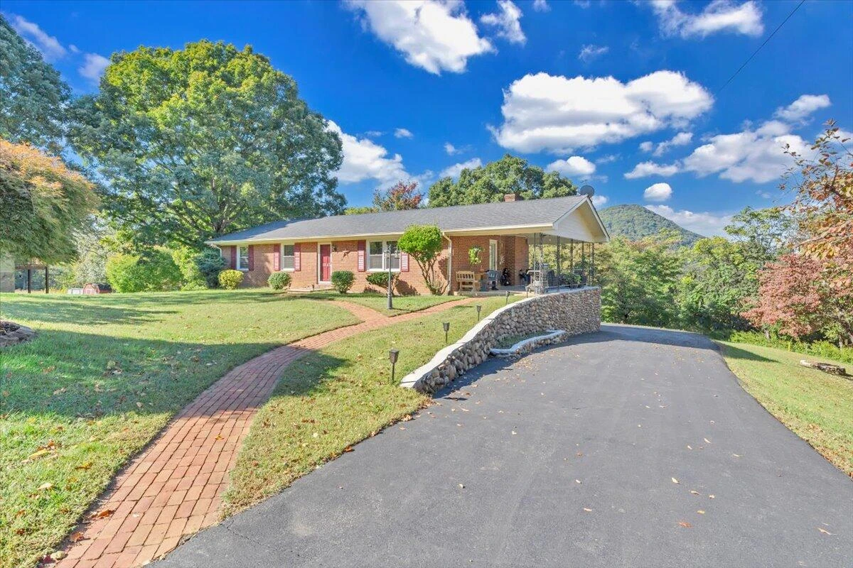 1843 Redwood RD SE - Photo 28