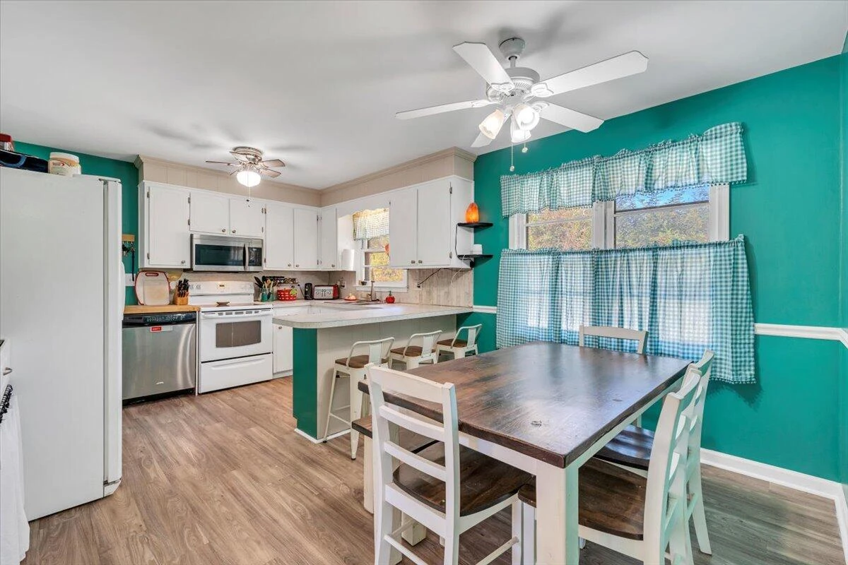 2441 Meadowbrook RD NW - Photo 11