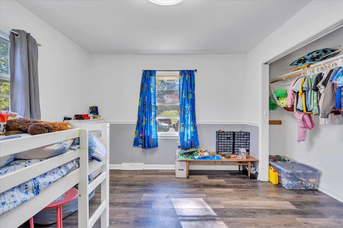 2441 Meadowbrook RD NW - Photo 17