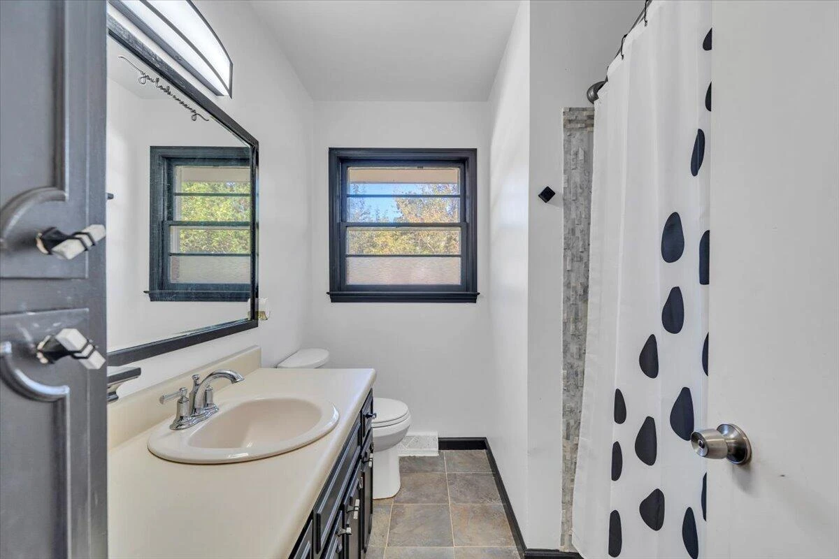 2441 Meadowbrook RD NW - Photo 18
