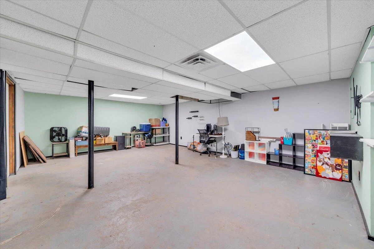 2441 Meadowbrook RD NW - Photo 20