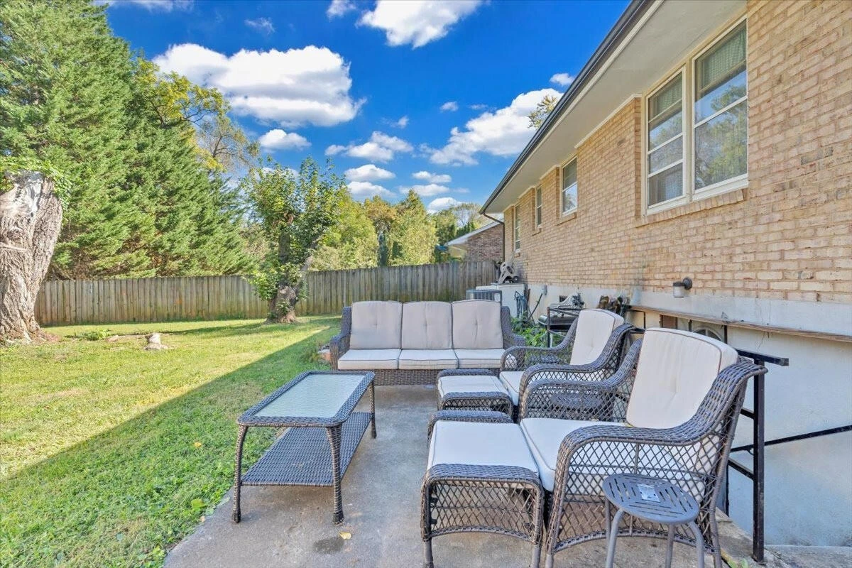 2441 Meadowbrook RD NW - Photo 27