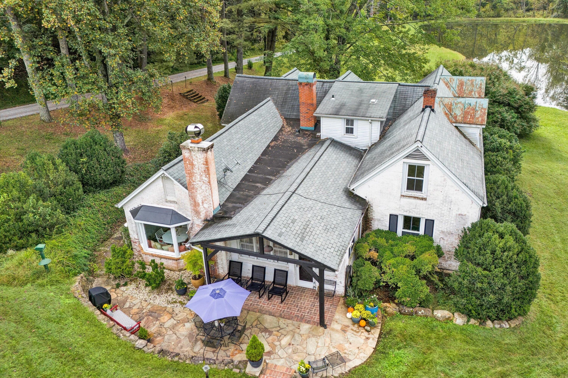 400 Walnut RD - Photo 2