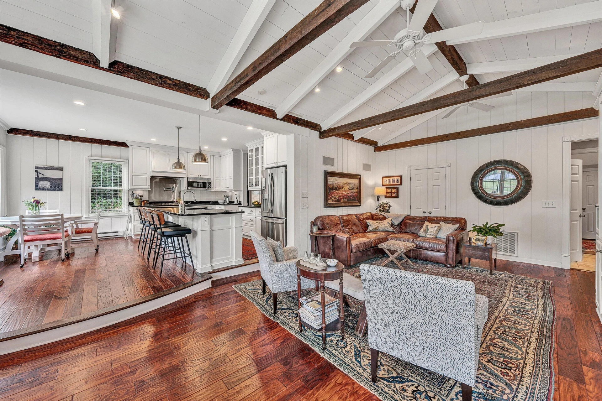 400 Walnut RD - Photo 5