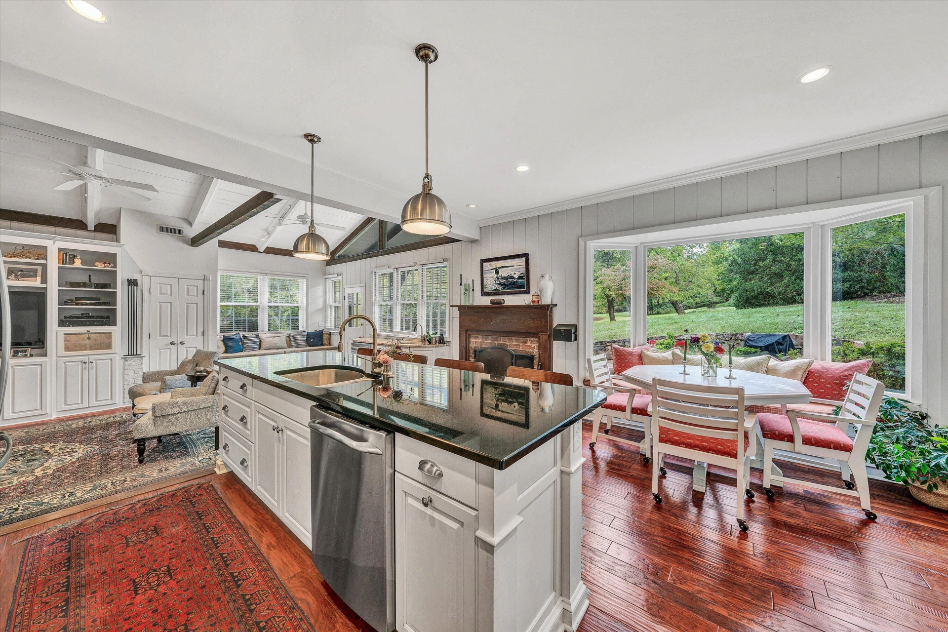 400 Walnut RD - Photo 8