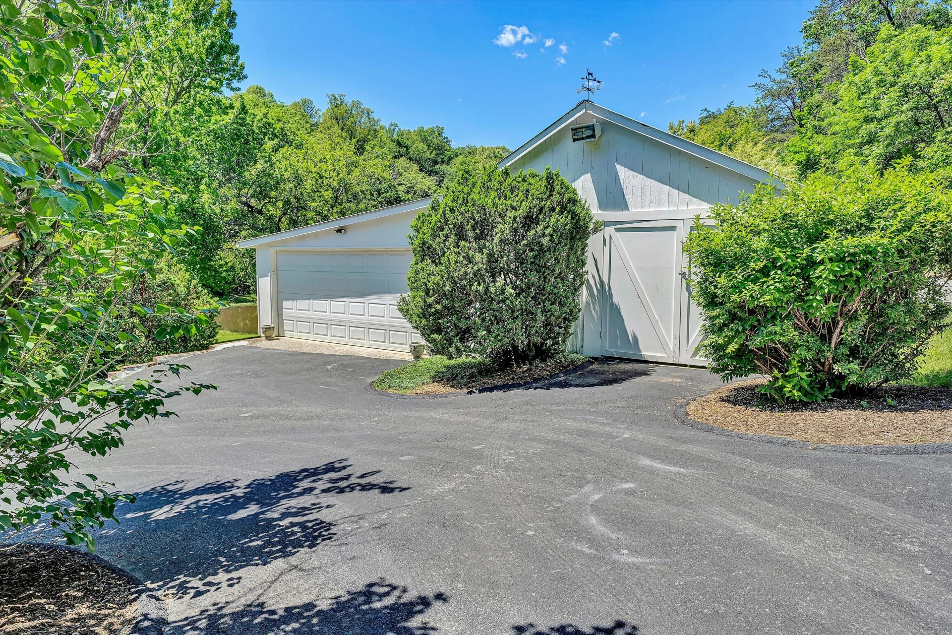 400 Walnut RD - Photo 36